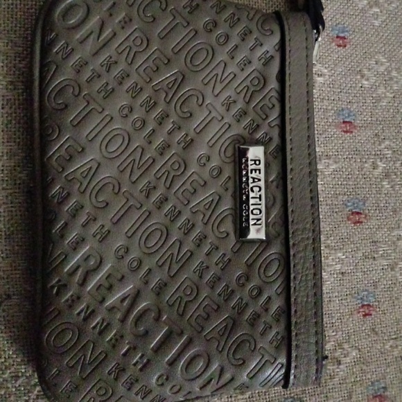 Gray wrislet - Picture 1 of 1